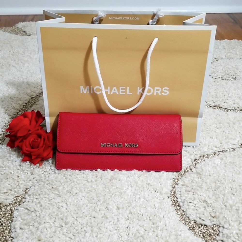 ⛔SOLD⛔NWOT MK jet set wallet in red color! - Picture 1 of 10